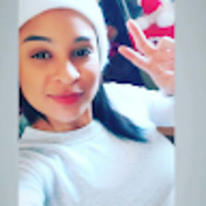 Meet your Posher, Roxanna